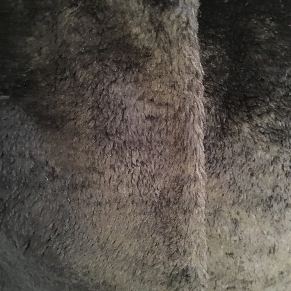 Tahari , faux fur, black vest with draw string - Picture 3 of 4